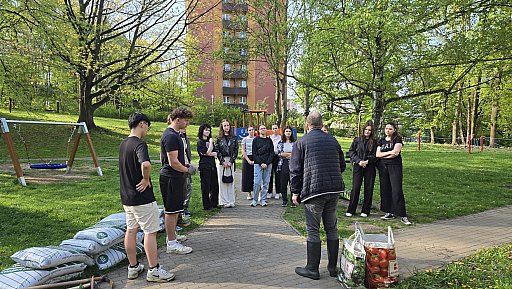 student_v_lese_2025