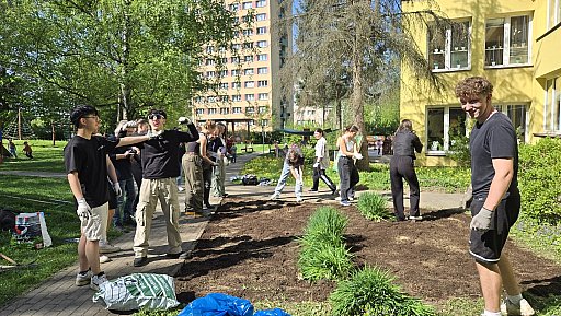 student_v_lese_2025